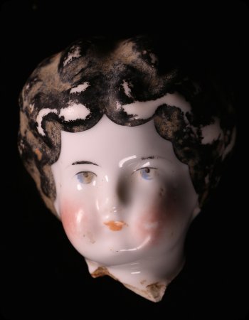 Image of porcelain doll head.