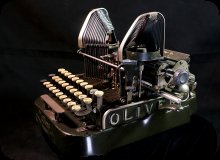 Image of typewriter produced by the Oliver Typewriter Company.