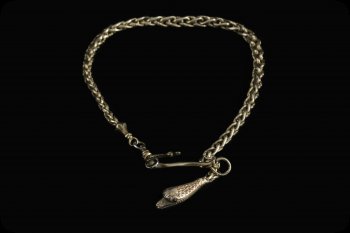 Image of watch chain.