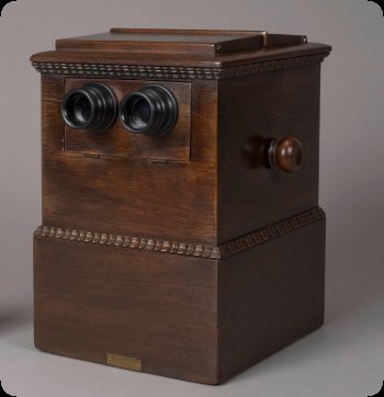 Image of Stereoscope owned by the Lincoln children.