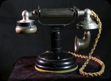 Image of Telephone made by Kellogg Switchboard & Supply Company, 1906.